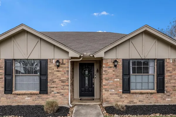 $379,900 | 3125 Teakwood Drive, Bedford, TX 76021