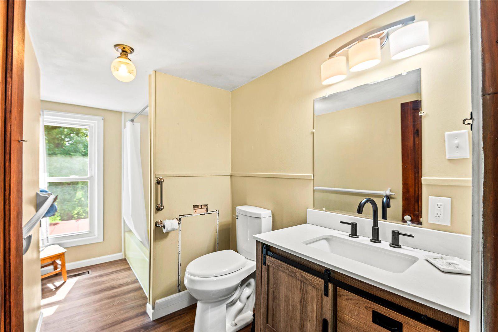 31934 Indiantown Road Locust Grove, VA 22508 - Photo 40 of 84 2nd floor full bath
