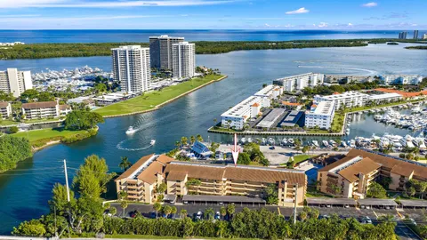 $409,800 | 1036 Highway 1, Unit 119, North Palm Beach, FL 33408