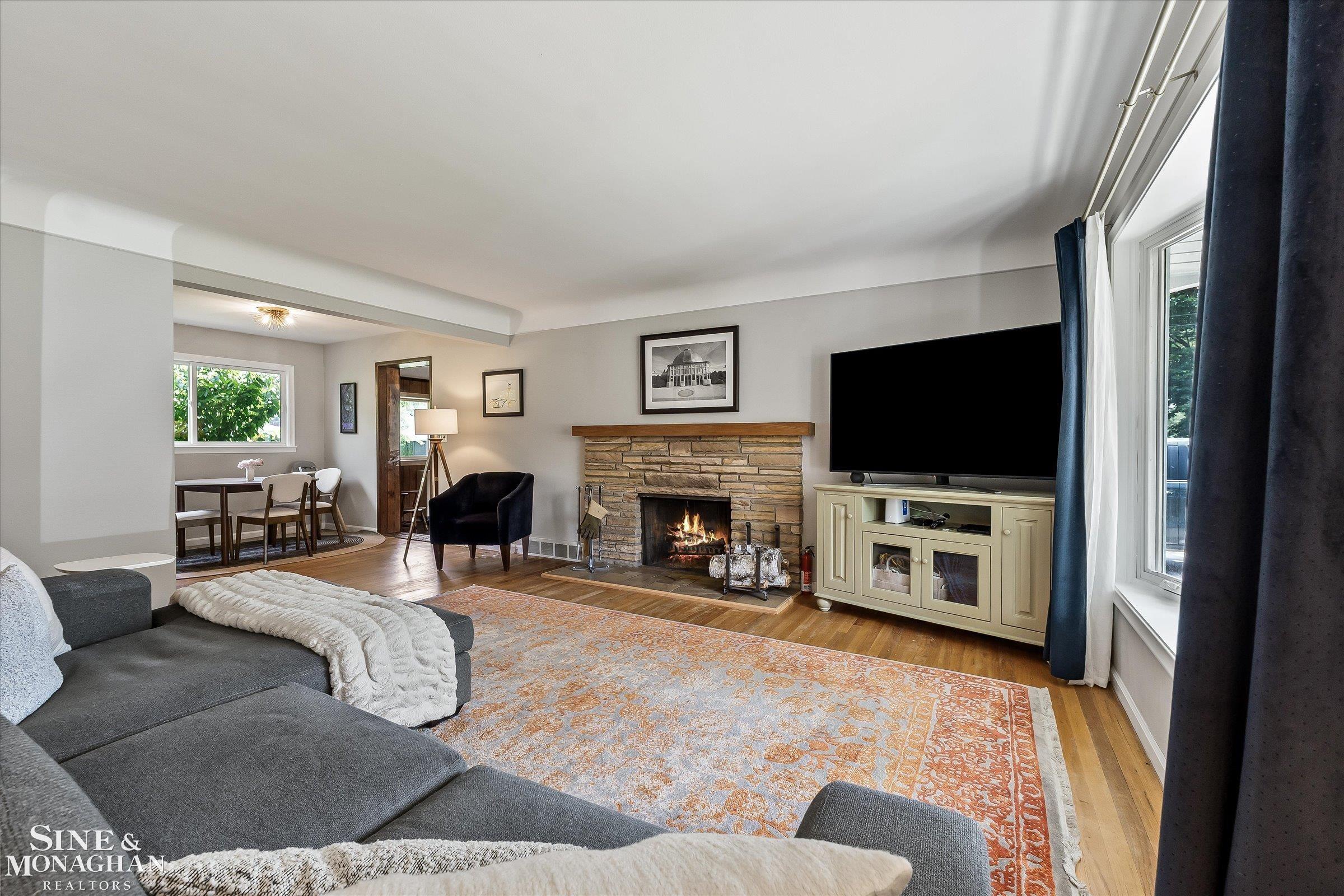 16146 Beverly Road Beverly Hills, MI 48025 - Photo 3 of 36 Gallery Image 3