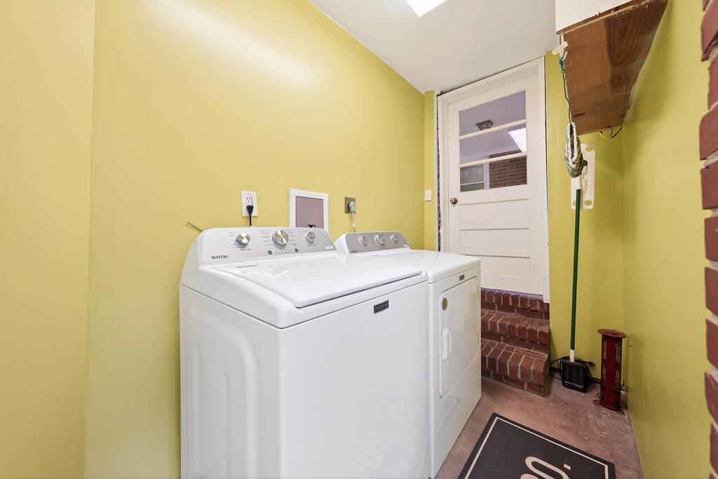 5829 Dearborn Avenue Columbus, GA 31909 - Photo 25 of 29 a utility room with dryer and washer