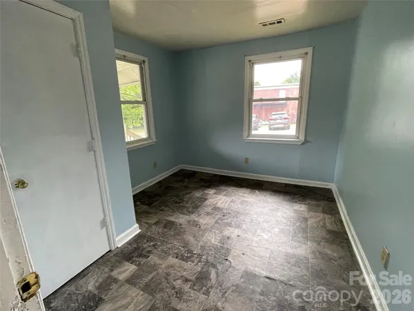 $279,000 | 410 Mill Road, Charlotte, NC 28216