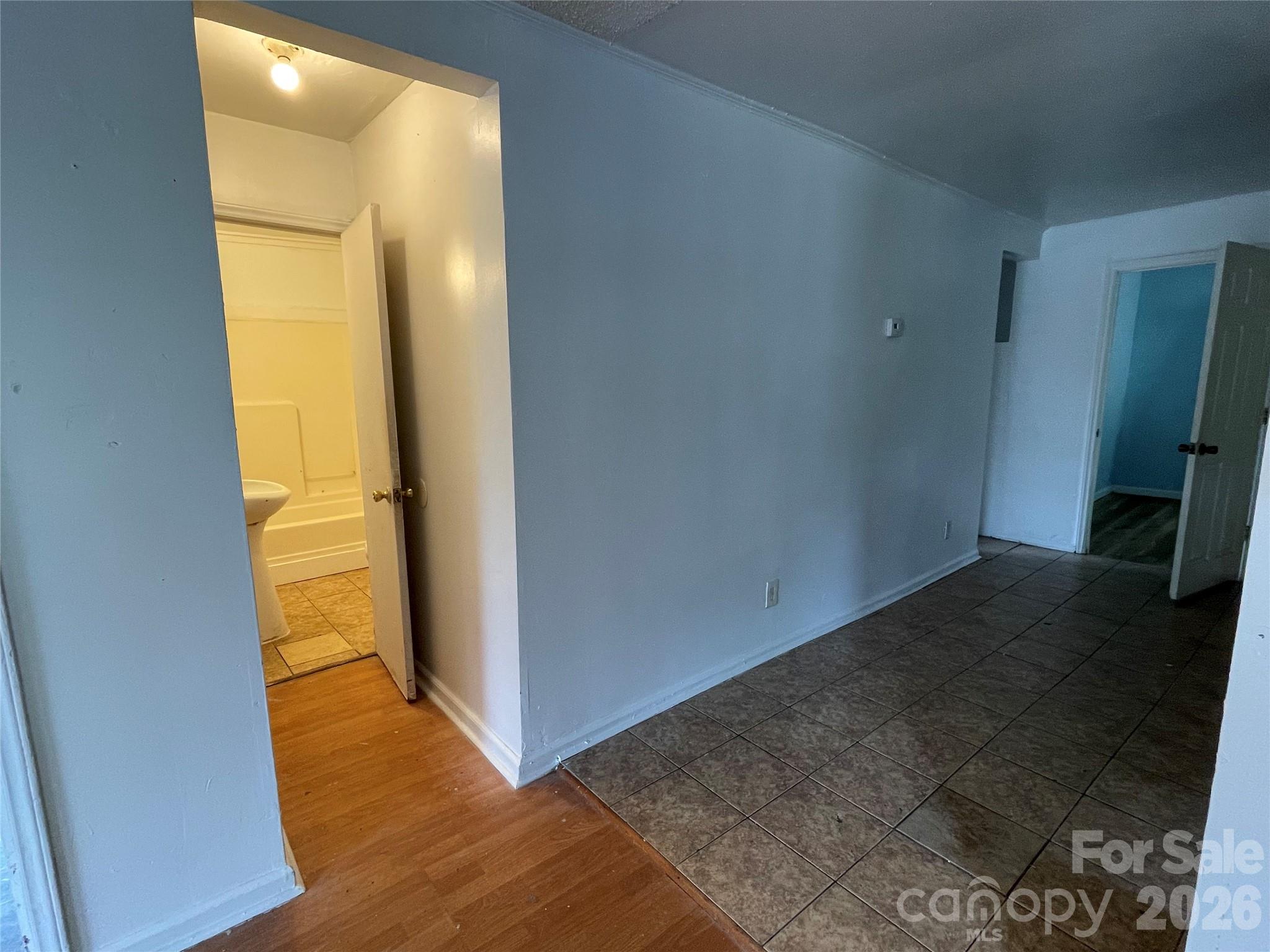 410 Mill Road Charlotte, NC 28216 - Photo 10 of 11