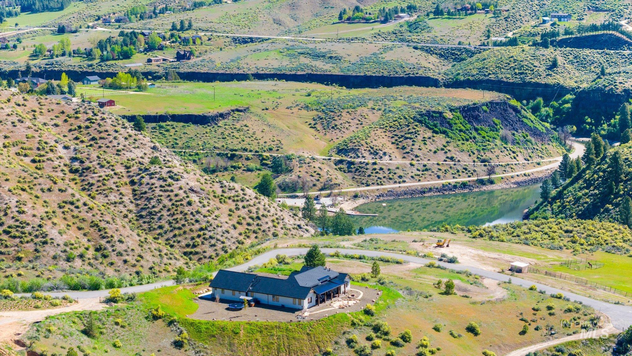 48 Robie Springs Road Boise, ID 83716 - Photo 2 of 50