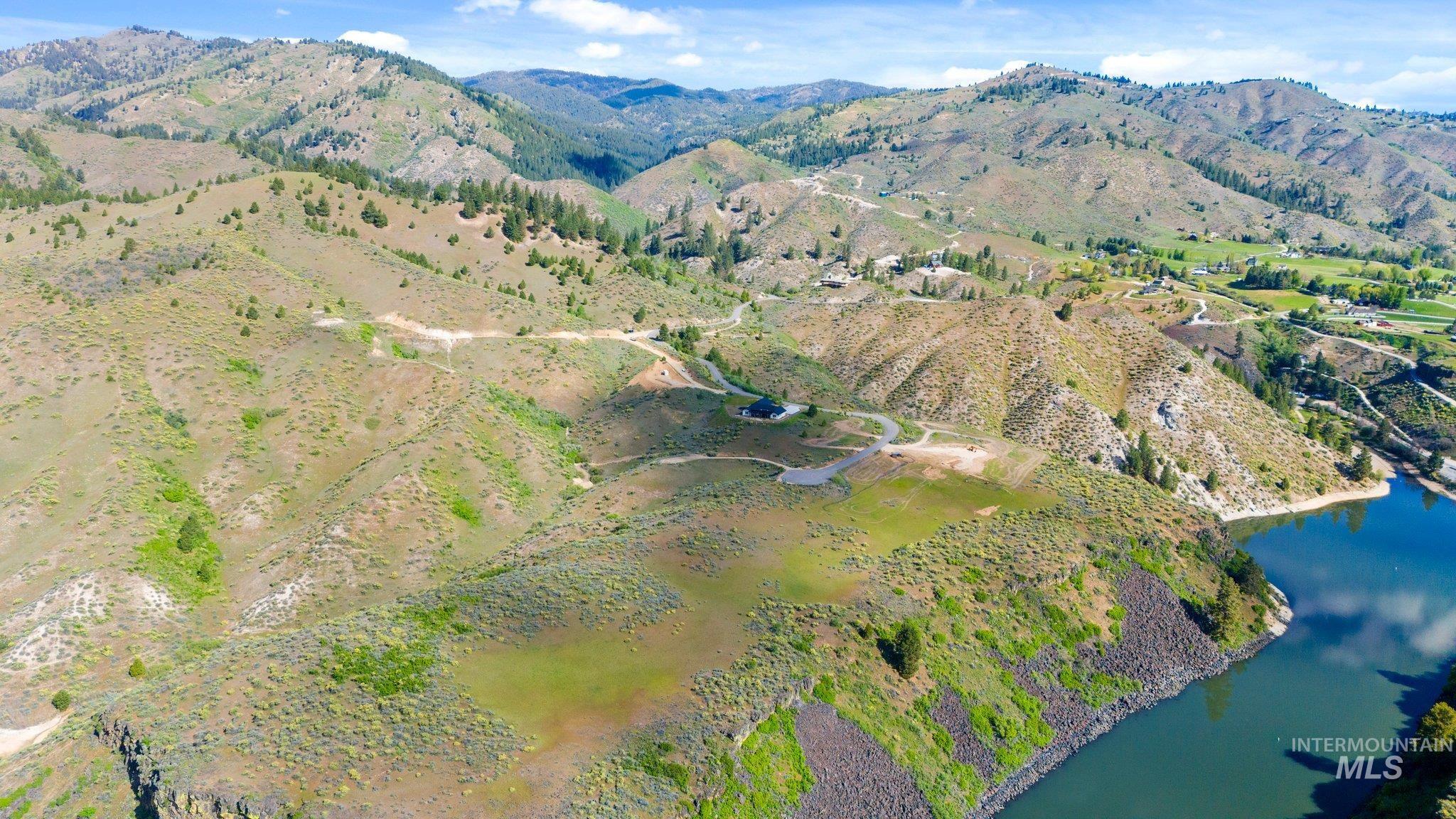 48 Robie Springs Road Boise, ID 83716 - Photo 7 of 50