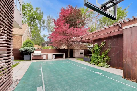 $12,500 | 2010 West Bradley Place, Chicago, IL 60618