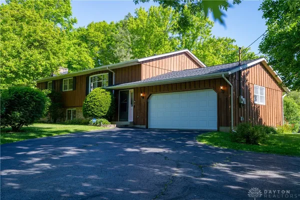 $275,000 | 657 White Oak Drive, Springfield, OH 45504