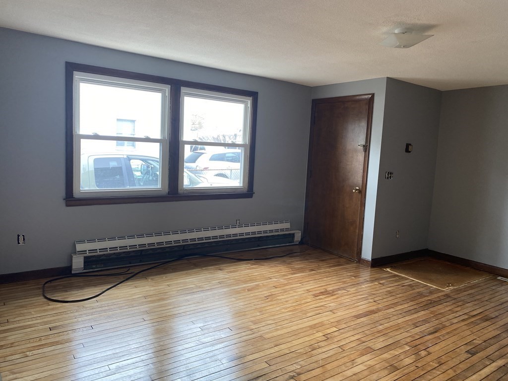 22 Montgomery Street Springfield, MA 01151 - Photo 5 of 21