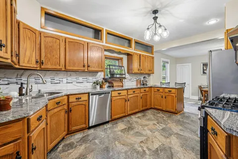 $269,000 | 302 Wyoming Street East, St. Paul, MN 55107