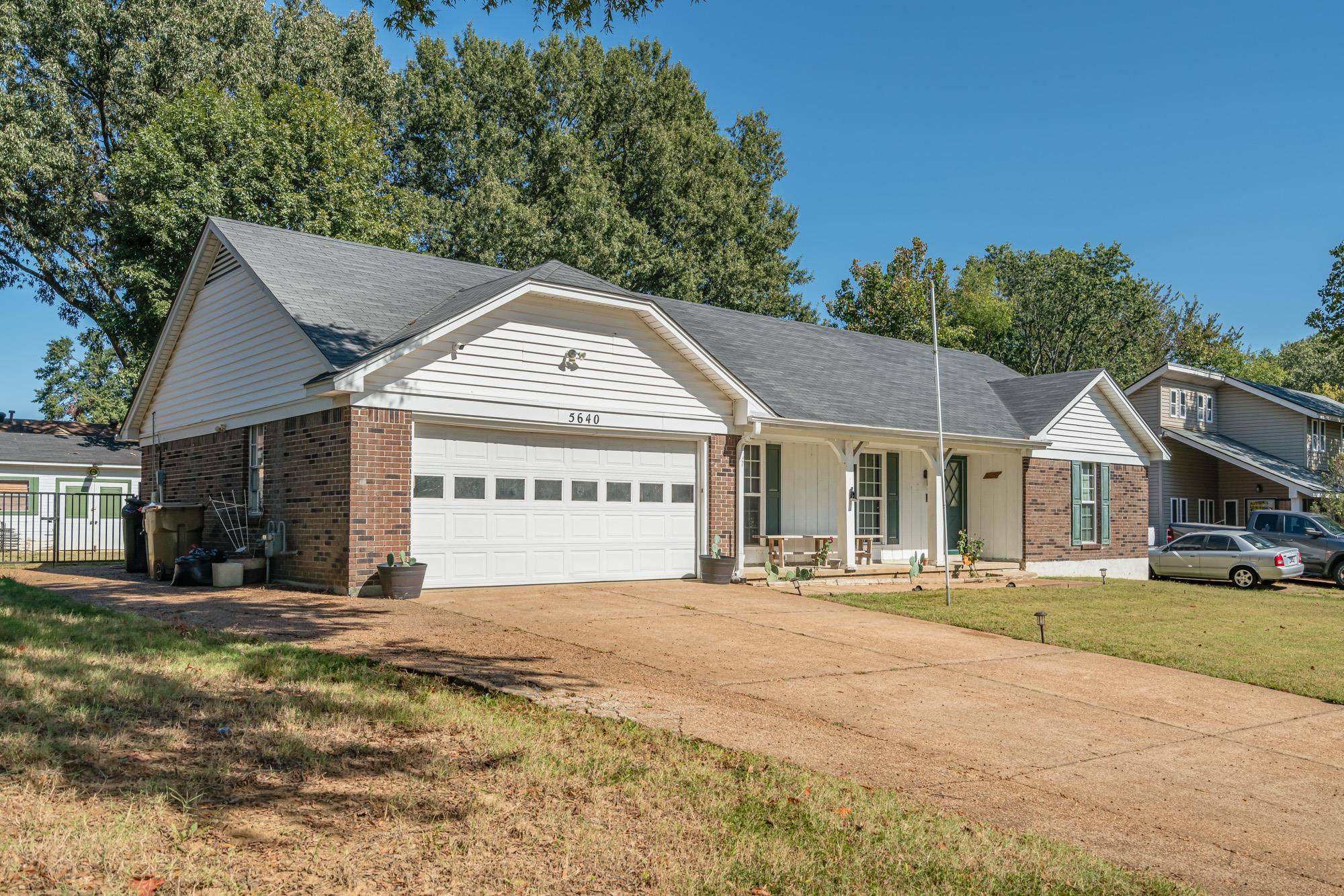 5640 Rensslaer Drive Memphis, TN 38135 - Photo 3 of 29 a front view of a house with a yard