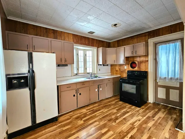 $129,900 | 1113 East Cass Street, Albion, MI 49224