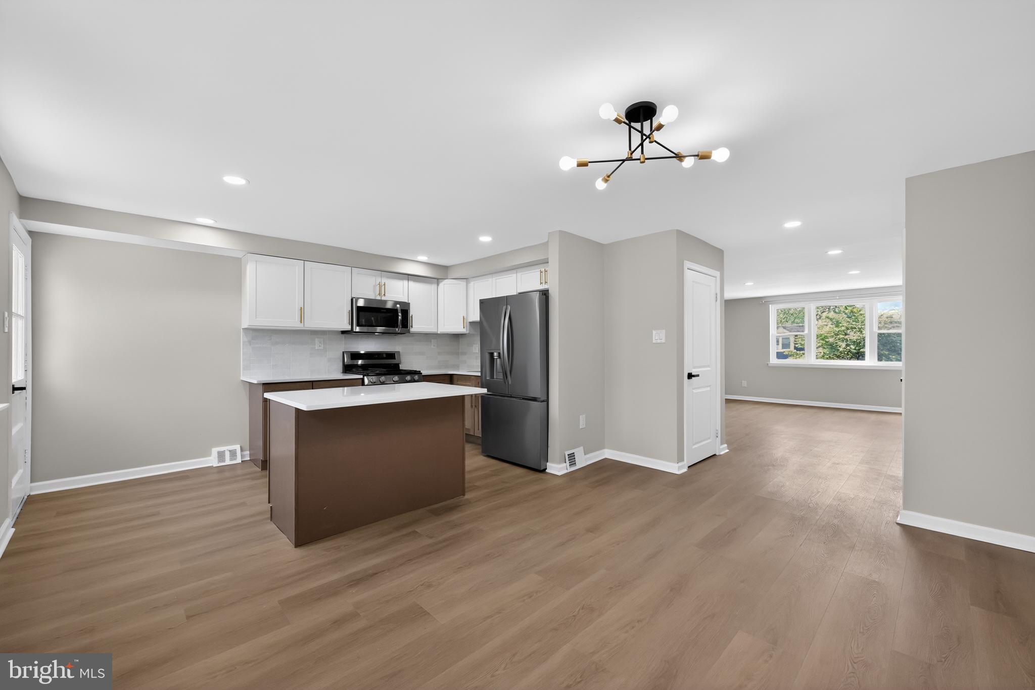4029 Gideon Road Brookhaven, PA 19015 - Photo 6 of 30