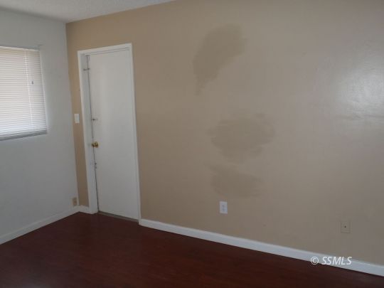 520 Commercial Avenue Ridgecrest, CA 93555 - Photo 4 of 15 an empty room with a workbench