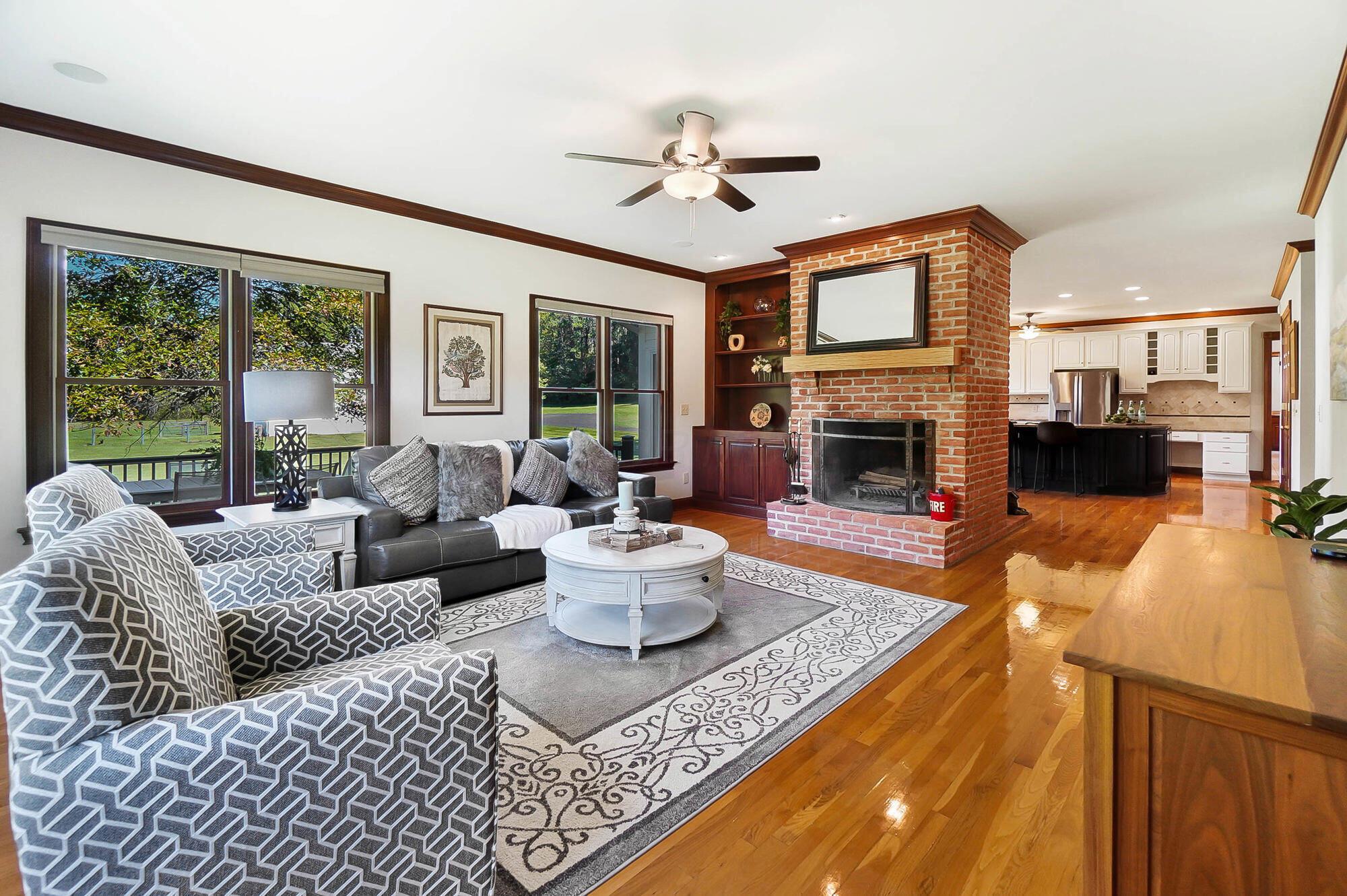 5582 Plantation Road Sunbury, OH 43074 - Photo 21 of 107 Family Room View to Kitchen