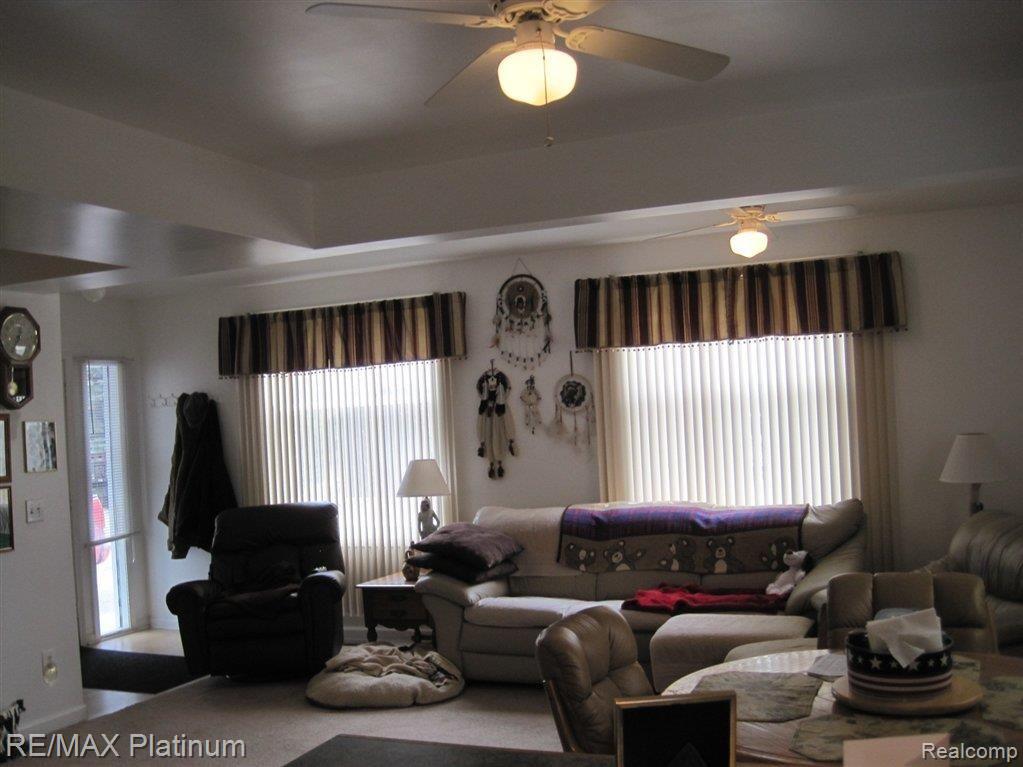 Living rm 2.JPG