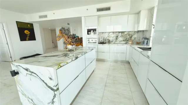 $5,000 | 7910 Harbor Island Drive, Unit 805, North Bay Village, FL 33141