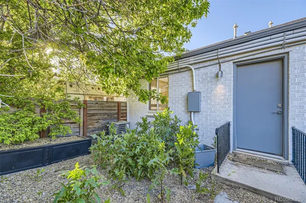 $1,995 | 3131 St Paul Street, Denver, CO 80205