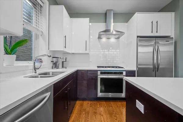 $550,000 | 1542 North Artesian Avenue, Unit 2, Chicago, IL 60622