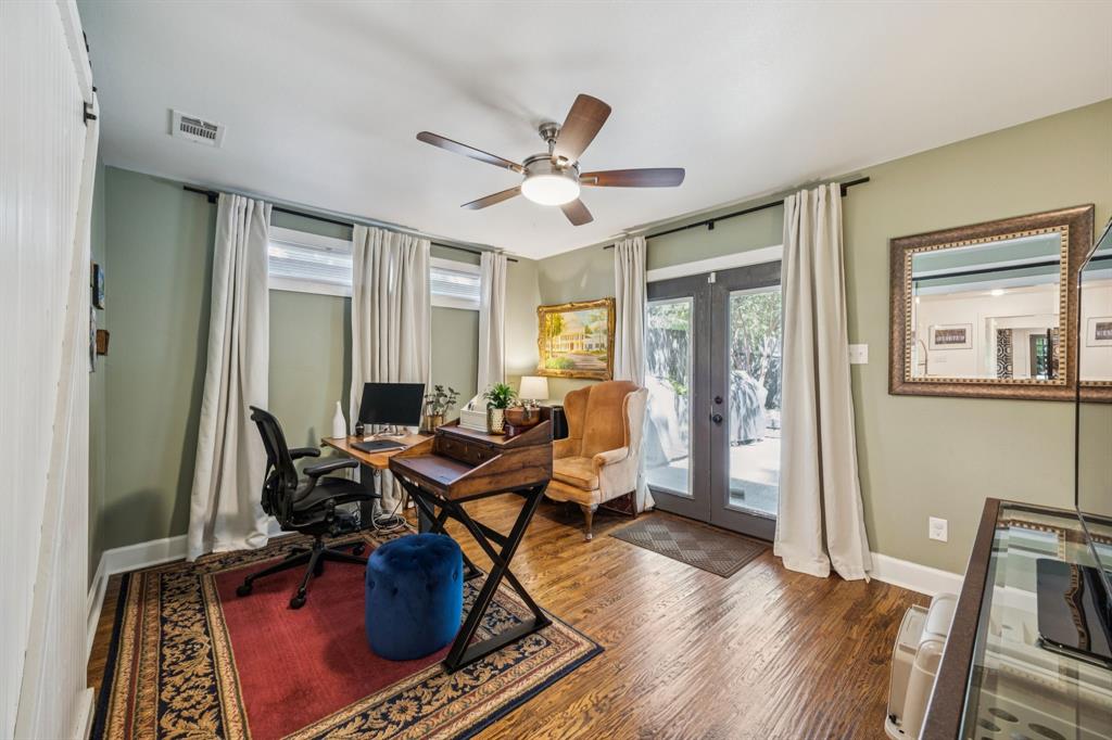 1227 Lansford Avenue Dallas, TX 75224 - Photo 11 of 17 a living room with furniture