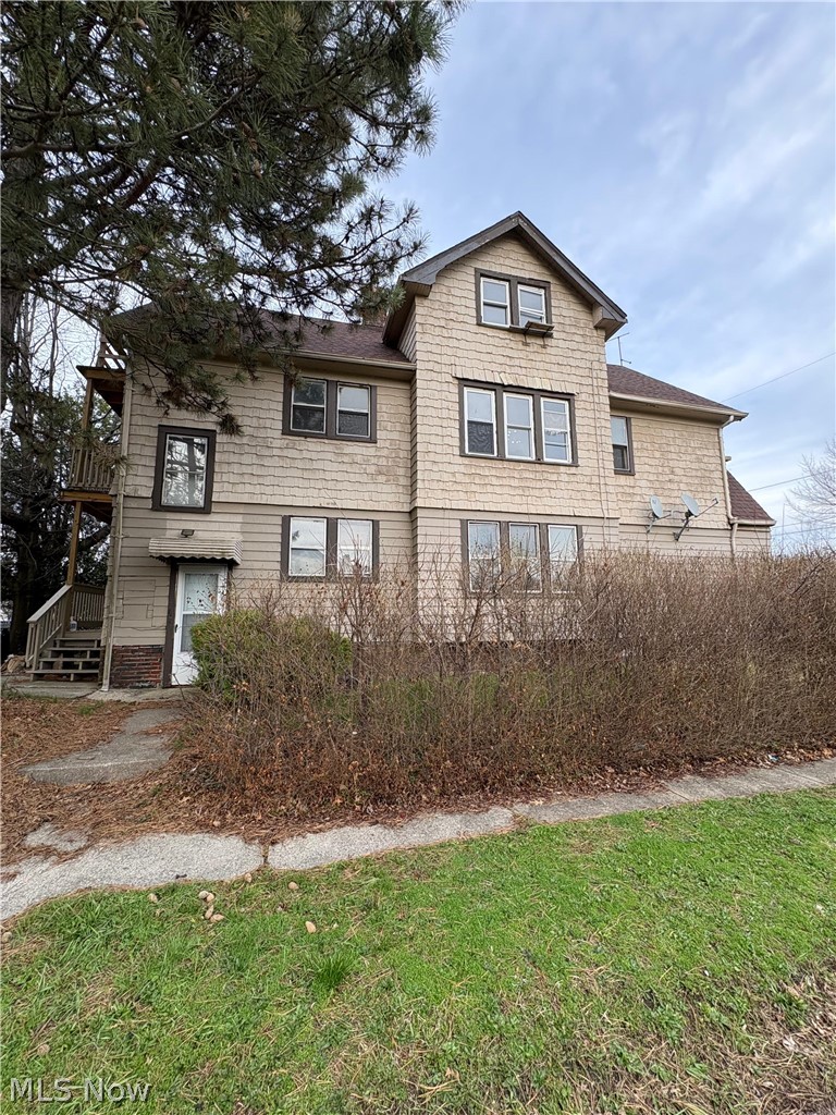 18001 Olympia Road Cleveland, OH 44112 - Photo 3 of 35