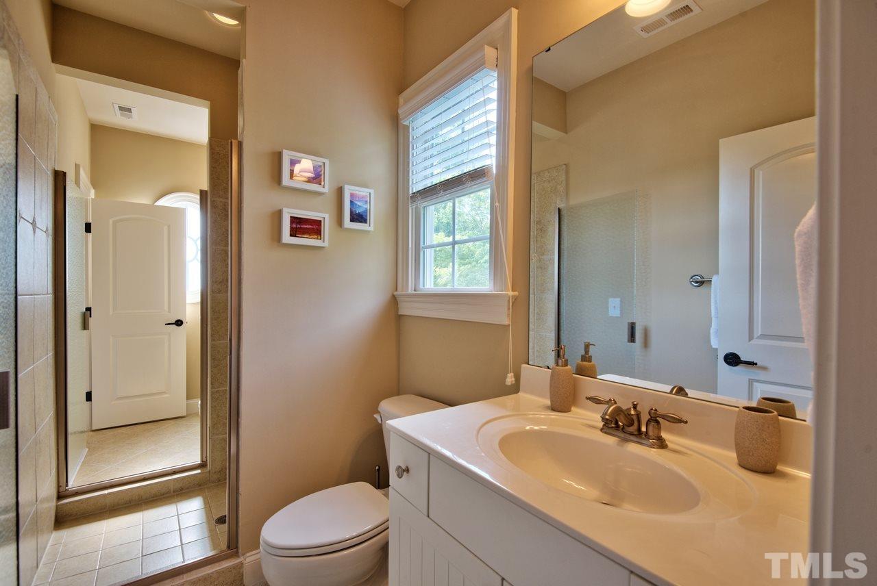 1 Springtree Circle Durham, NC 27712 - Photo 21 of 25 This Bathroom has such a cool design!