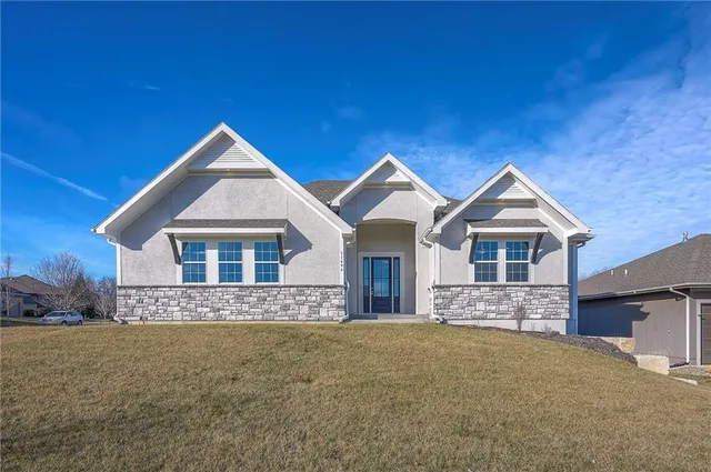 $679,000 | 11494 South Longview Road, Olathe, KS 66061