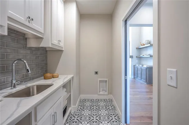 $679,000 | 11494 South Longview Road, Olathe, KS 66061