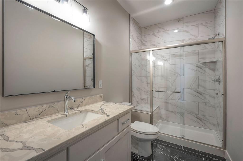 11494 South Longview Road Olathe, KS 66061 - Photo 14 of 55