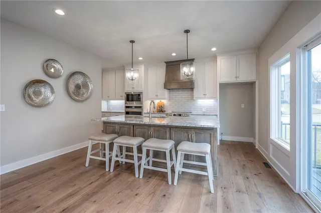 $679,000 | 11494 South Longview Road, Olathe, KS 66061