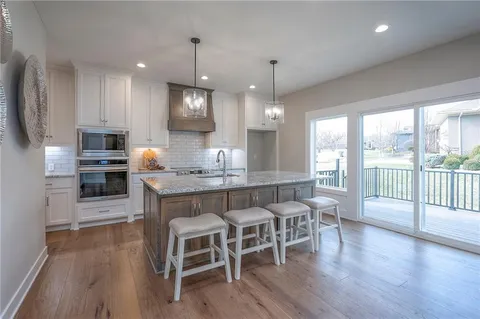 $650,000 | 11494 South Longview Road, Olathe, KS 66061