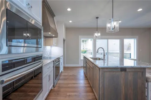 $650,000 | 11494 South Longview Road, Olathe, KS 66061