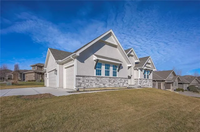 $679,000 | 11494 South Longview Road, Olathe, KS 66061