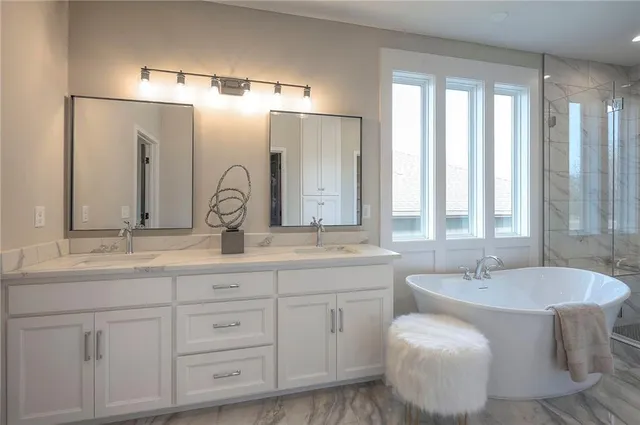 $679,000 | 11494 South Longview Road, Olathe, KS 66061