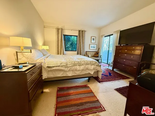 $4,995 | 637 Wilcox Avenue, Unit 2D, Los Angeles, CA 90004