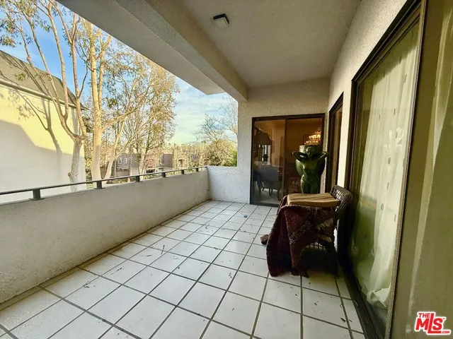 $4,995 | 637 Wilcox Avenue, Unit 2D, Los Angeles, CA 90004