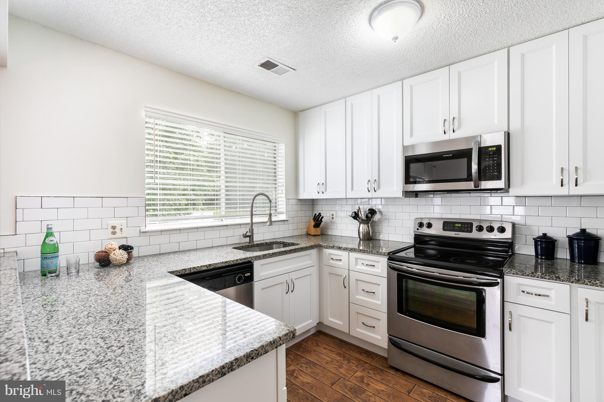 1504 Summerchase Court, Unit B Reston, VA 20194 - Photo 3 of 22 Kitchen