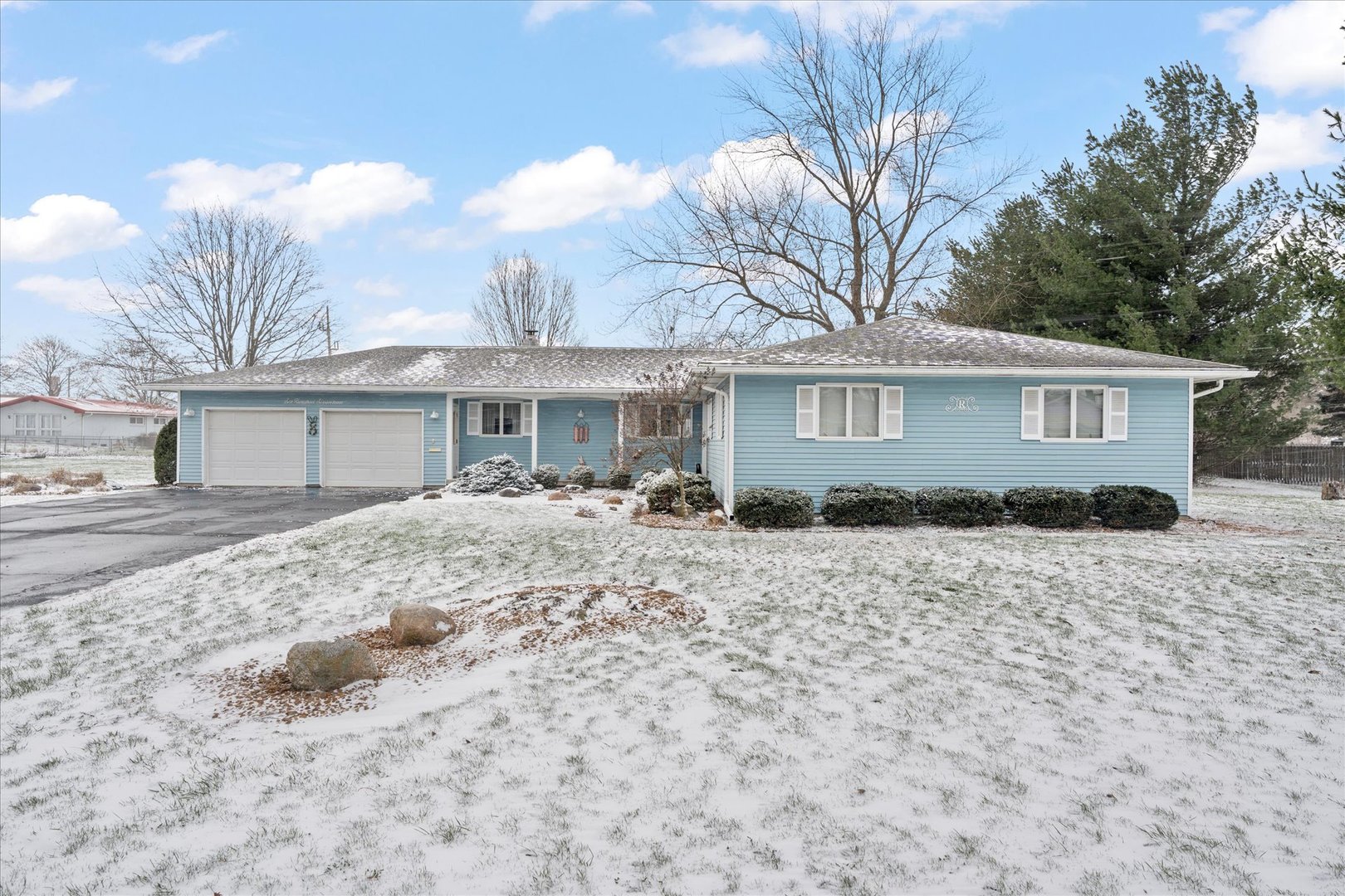 617 West 4th Street Homer, IL 61849 - Photo 1 of 42 a view of a house with a yard