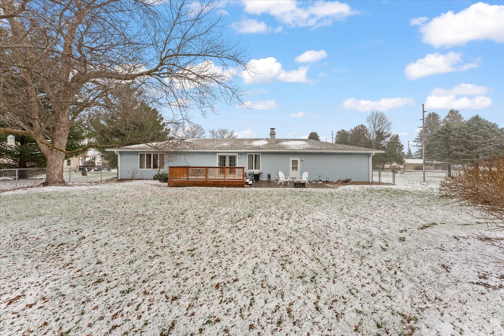 617 West 4th Street Homer, IL 61849 - Photo 34 of 42 a front view of a house with a yard