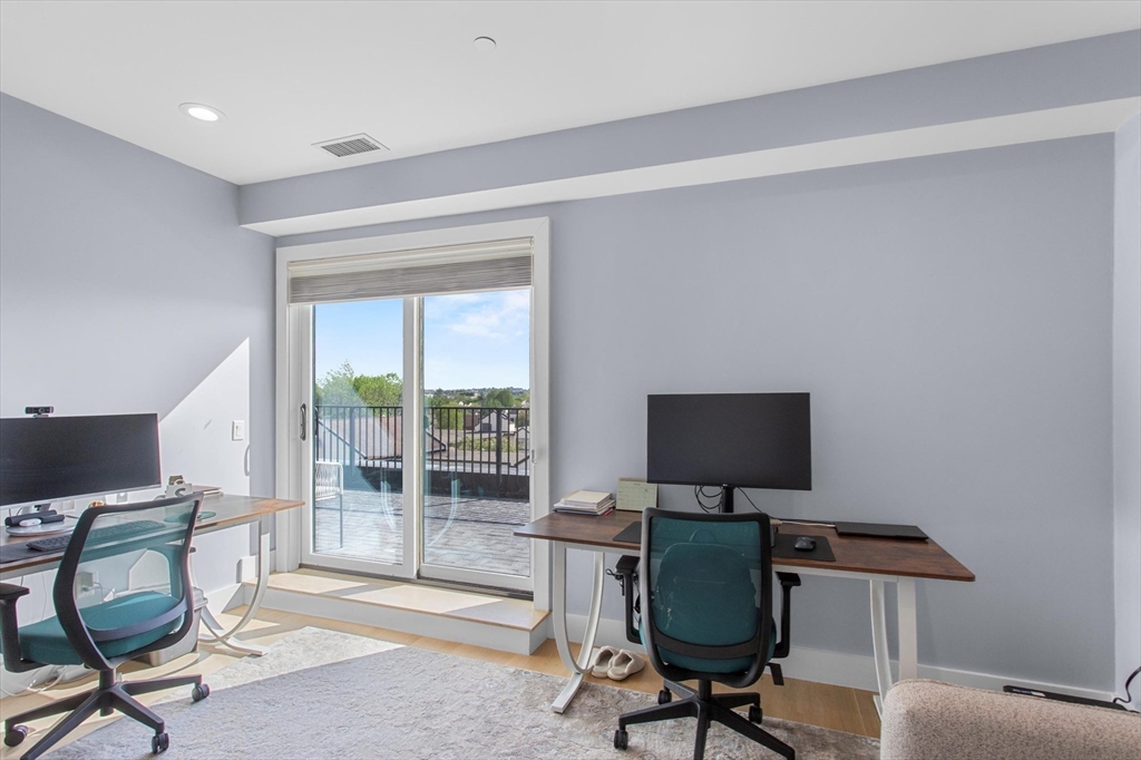 150 West Broadway, Unit PH4 Boston, MA 02127 - Photo 19 of 24