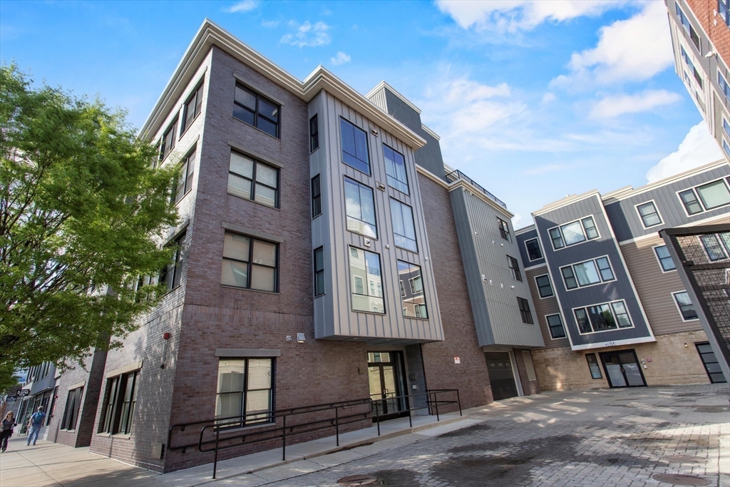 150 West Broadway, Unit PH4 Boston, MA 02127 - Photo 23 of 24