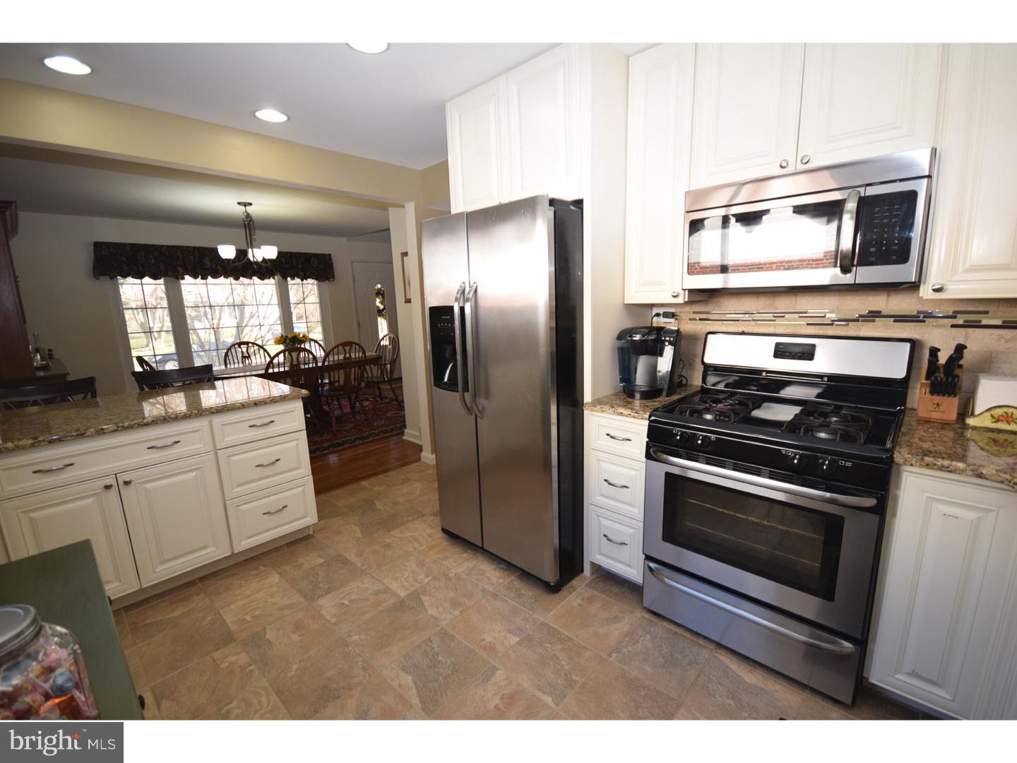 2206 Rhonda Road Broomall, PA 19008 - Photo 10 of 25 Kitchen