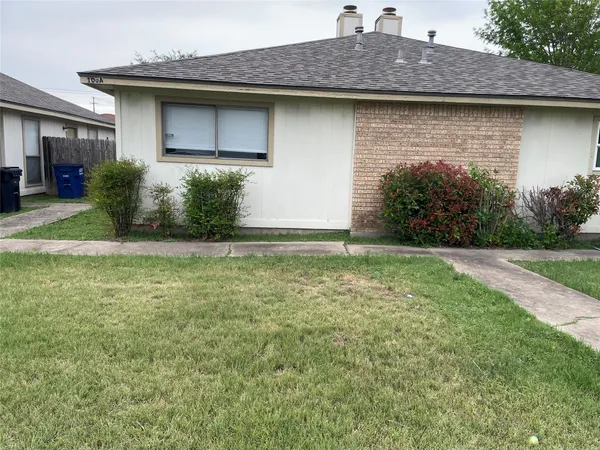 $1,250 | 106 East Austin Avenue, Unit A, Hutto, TX 78634