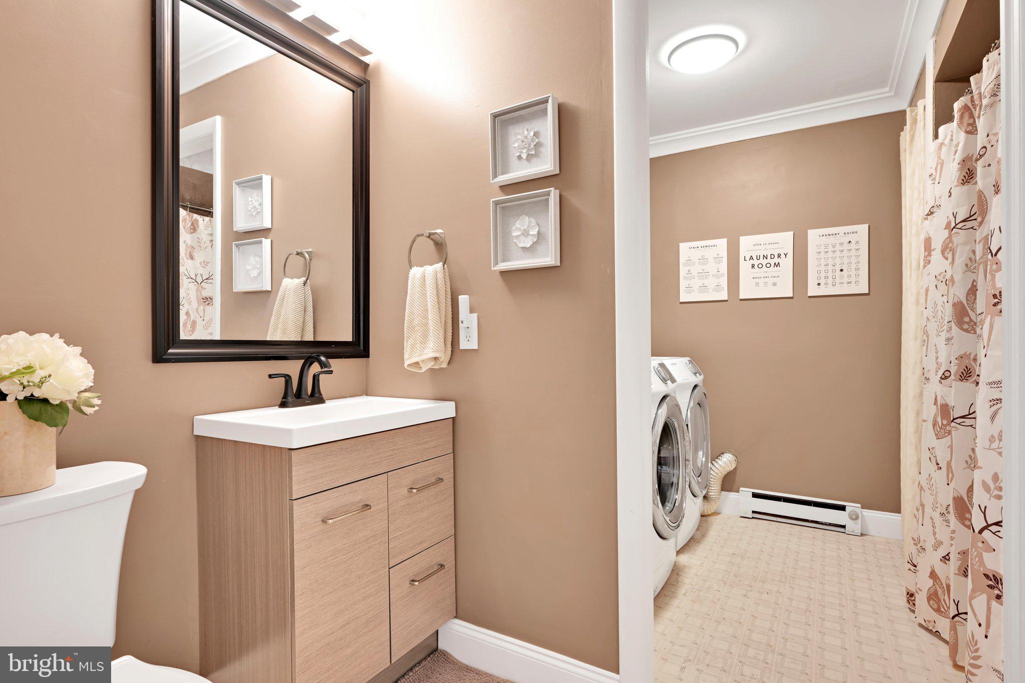4815 Delbrook Road Mechanicsburg, PA 17050 - Photo 20 of 34 Full bath with Laundry room