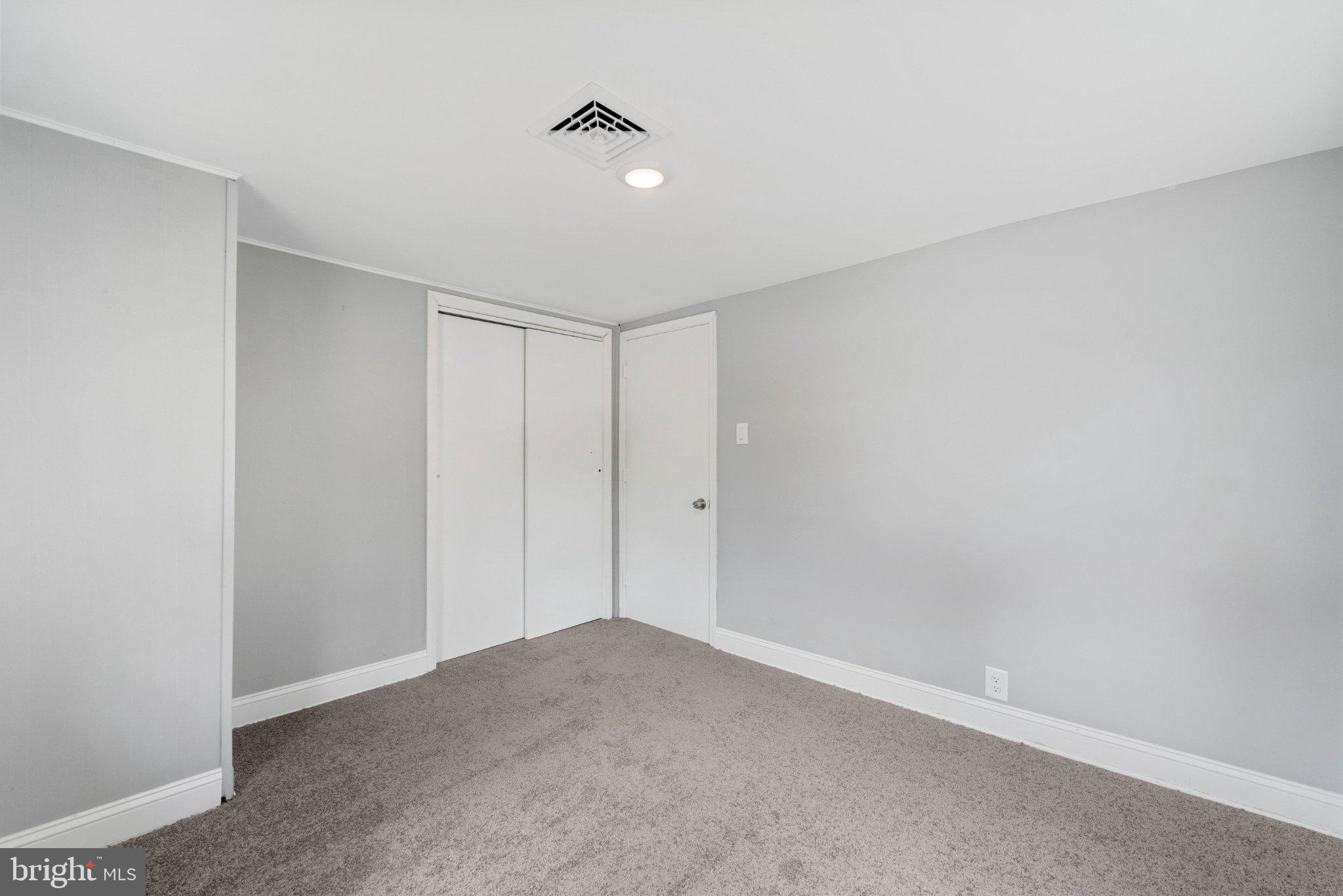 33 Mantua Road Mount Royal, NJ 08061 - Photo 14 of 34 Versatile space with modern appeal.