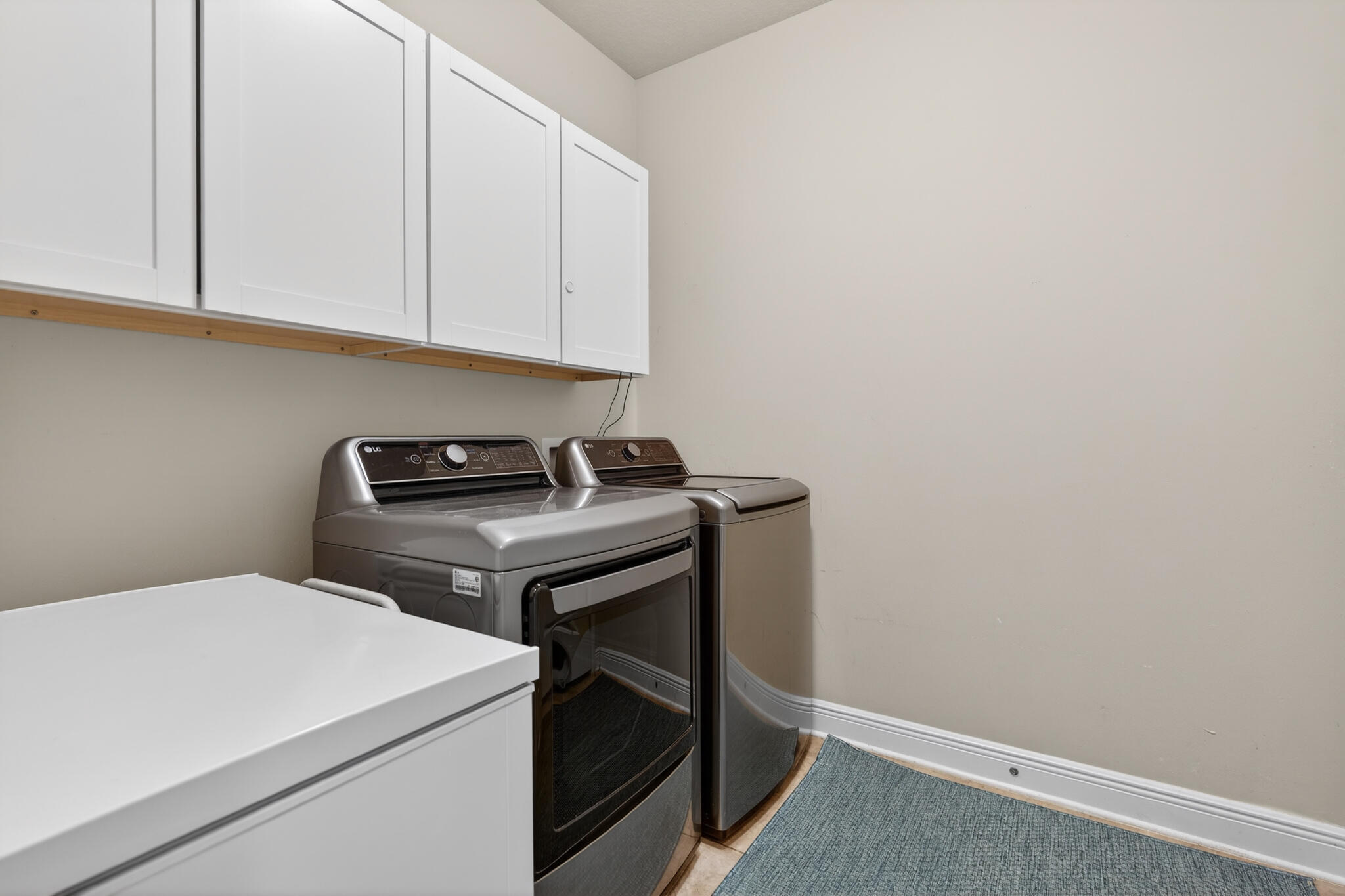 511 Gadwell Street Crestview, FL 32539 - Photo 32 of 48 a utility room with dryer and washer