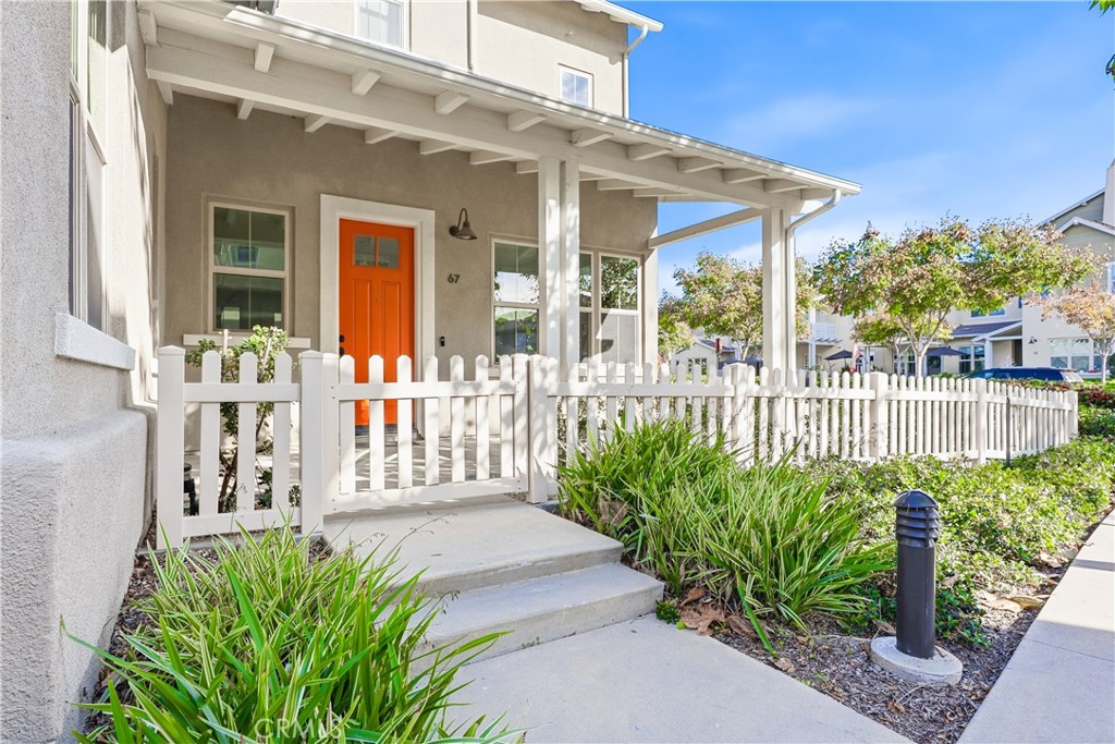 67 Promesa Avenue Rancho Mission Viejo, CA 92694 - Photo 17 of 75 front view of a house with a garden