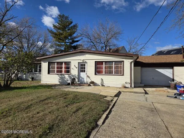 $2,900 | 219 Dock Street, Union Beach, NJ 07735