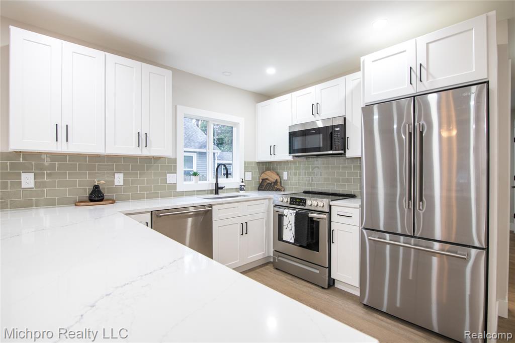 4577 Jerome Road Clarkston, MI 48346 - Photo 9 of 26