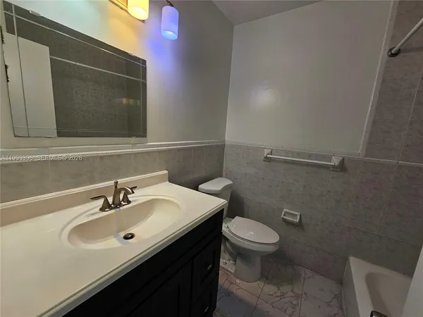 $2,250 | 8027 Northwest 8th Street, Unit 17, Miami, FL 33126