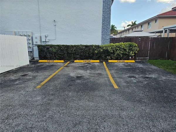 $2,250 | 8027 Northwest 8th Street, Unit 17, Miami, FL 33126